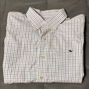 Vineyard Vines long sleeved button down. Size Large